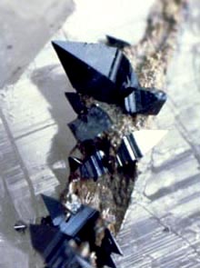 quartz and anatase
