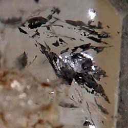 molybdenite inclusions in quartz perù