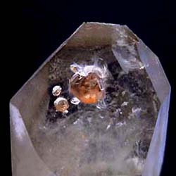 garnet spessartite  inclusion   quartz   pakistan