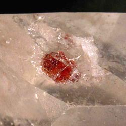 garnet spessartite  inclusion   quartz   pakistan